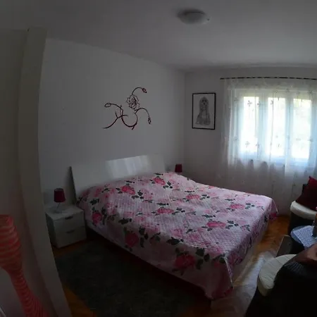 Apartmán In Stari Grad Centre