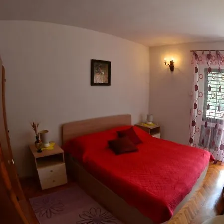 Apartmán In Stari Grad Centre *